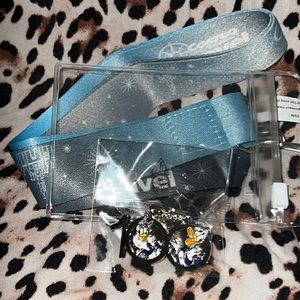 Disney 100 year Donald and daisy 100 year pin and lanyard